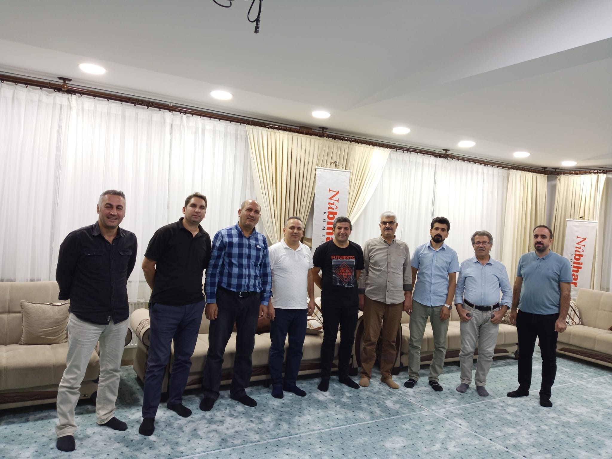 Read more about the article NAVENDA ME LIGEL ŞAXÊN XWE LI AMEDÊ CIVIYA